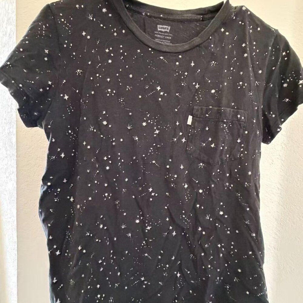 Levi’s Black Tee with Silver Starry Design– Size S, Like New
